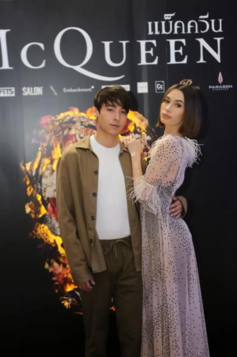 ออกแบบ ชุติมณฑน์  จัดเต็มลุคเท่ นำทีมคนแฟชั่น ดีไซเนอร์ ทั่วฟ้าเมืองไทย การันตีความปัง McQueen แม็คควีน หนังดีระดับ 10 เต็ม 10