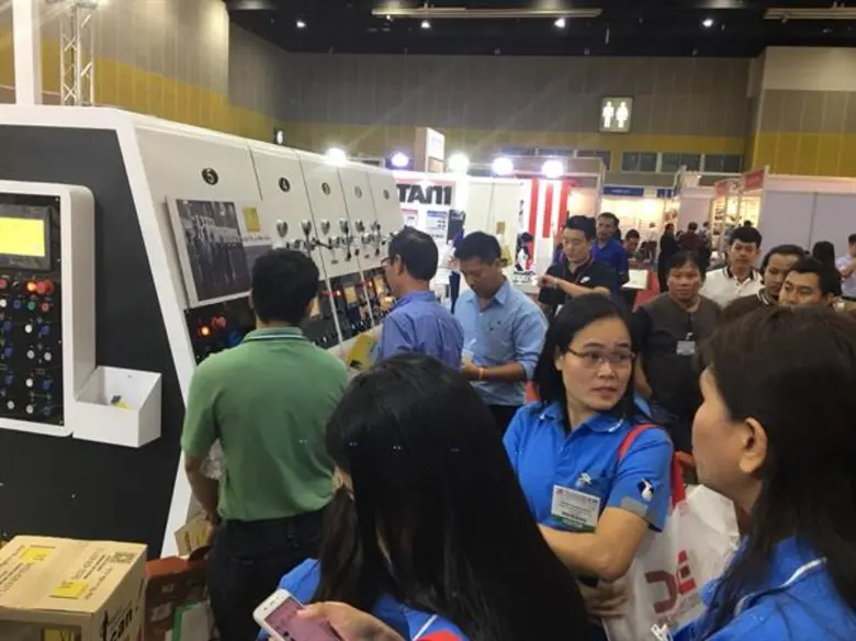 ภาพของการซื้อขายเครื่องจักรตลอดจนอุปกรณ์ใ...