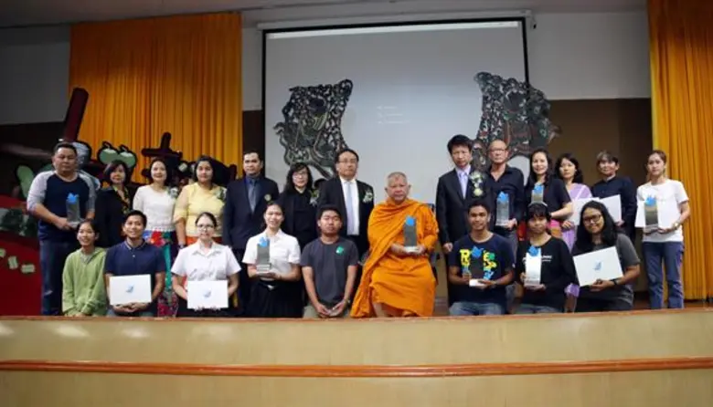 การพัฒนาเทคโนโลยีดิจิทัลอย่างรวดเร็วในปัจ...