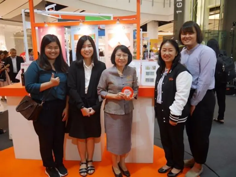 ผลงานวิจัย "แผ่นแปะสารสกัดว่านชักมดลูก" โดย ศ.ดร.บั...