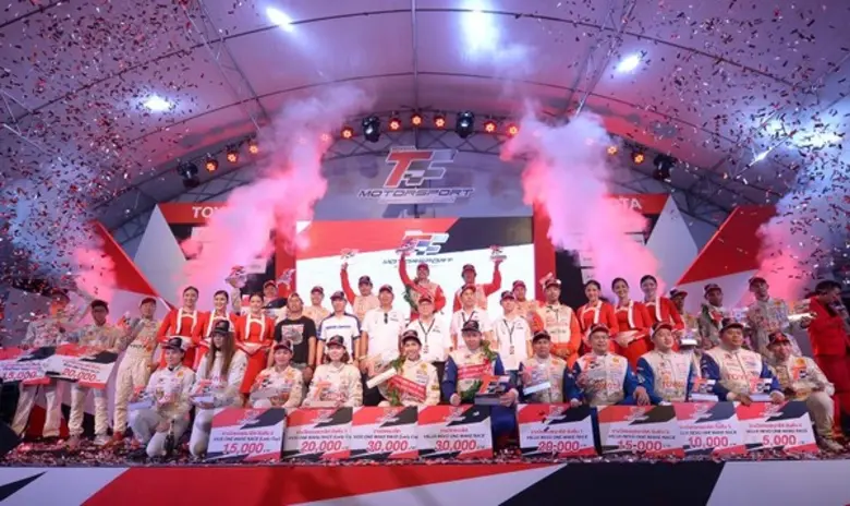 มร.มิจิโนบุ ซึงาตะ เจ้าหน้าที่บริหาร บริษ...