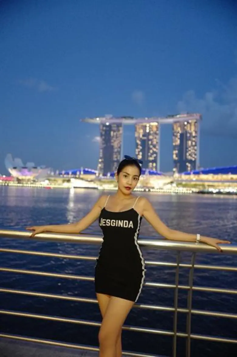 ทุกที่ คือ รันเวย์ ของ “ใบเตย อาร์สยาม” สวยแซ่บ...สุดเซ็กซี่อิน “สิงคโปร์”