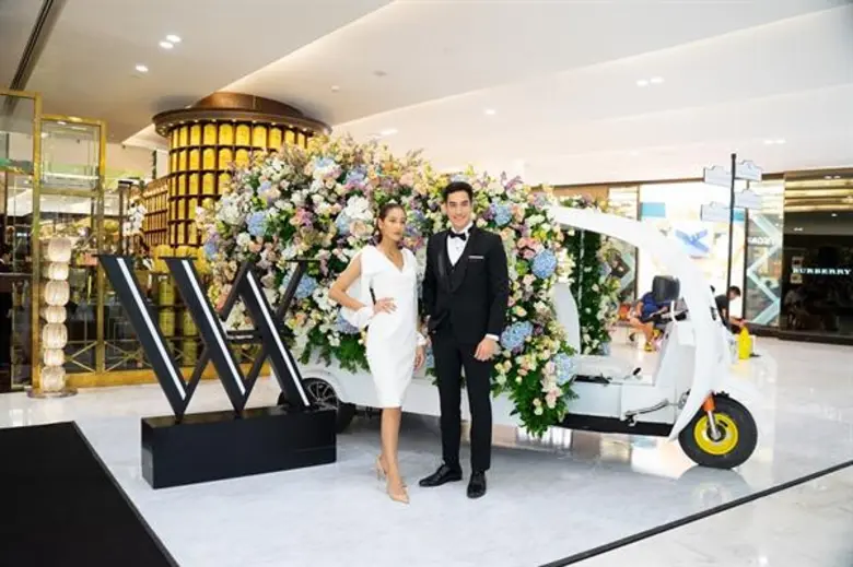 วอลดอร์ฟ แอสโทเรีย กรุงเทพ นำทัพมอบดอกไม้เซอร์ไพรส์ #LiveUnforgettable โมเมนต์ แก่เหล่าเซเลบริตี้ชั้นนำของเมืองไทย