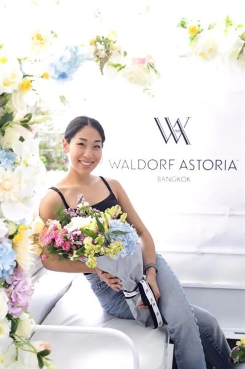 วอลดอร์ฟ แอสโทเรีย กรุงเทพ นำทัพมอบดอกไม้เซอร์ไพรส์ #LiveUnforgettable โมเมนต์ แก่เหล่าเซเลบริตี้ชั้นนำของเมืองไทย