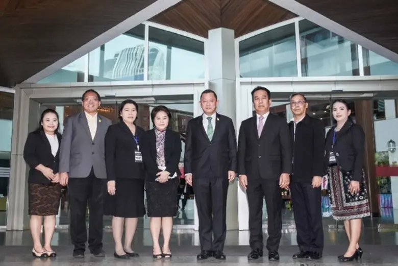 คุณสุชาติ เกตุนวม ผู้จัดการทั่วไป ให้การต...