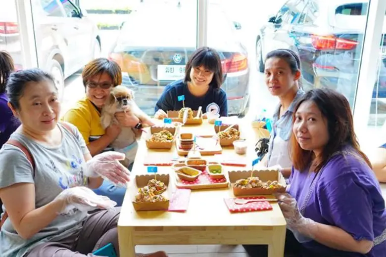 เคทีซีจับมือโรงพยาบาลสัตว์ทองหล่อมอบสิทธิประโยชน์ เอาใจคนรักสัตว์เลี้ยง