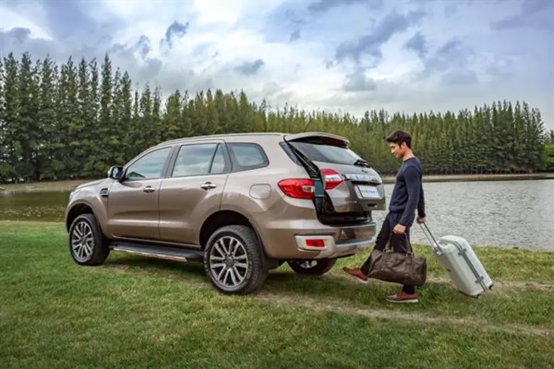 หลีกหนีความวุ่นวายในเมืองไปชมฟ้ายามค่ำคืนกับ ฟอร์ด เอเวอเรสต์ ใหม่