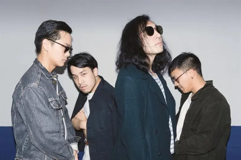 “ภาพเก่า” บทเพลงเศร้าที่กลั่นจากจิตใต้สำนึกชิ้นใหม่ล่าสุดจาก SLUR พร้อมการถ่ายทอดบทบาทคนรักครั้งแรกระหว่าง “จอยซ์ TK” และ “อ๊อฟ – ปริญญา งามวงศ์วาน”