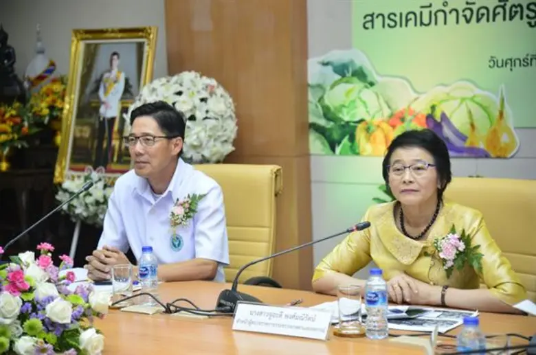 “เกษตรฯ-สาธารณสุข” คุมเข้มสารพิษตกค้างในผักและผลไม้ ลงพื้นที่เก็บตัวอย่างจากทั่วประเทศ ตรวจหาสารพิษตกค้าง พบยังอยู่ในเกณฑ์มาตรฐานที่ปลอดภัยต่อผู้บริโภค