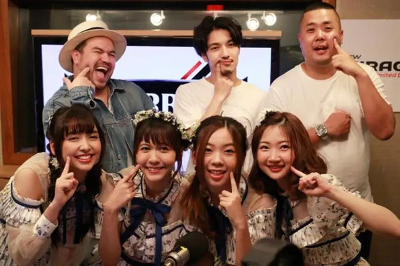 แขกรับเชิญเพียบ!... ทำเอาสตูดิโอแคบไปถนัด...