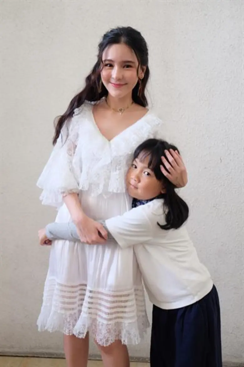 ภาพยนตร์เรื่อง “เดอะเลค” ได้ฤกษ์บวงสรวงเปิดกล้อง เปิดตัวทีมนักแสดงนำ “ตุ้ย ออม ลำไย อาตี้ วันใหม่ ปู” พร้อมเผยถึงการร่วมทุนครั้งใหญ่จากบริษัทหนังระดับโลก