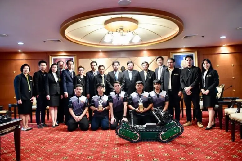 ศาสตราจารย์ ดร.สุชาติ เซี่ยงฉิน อธิการบดี...