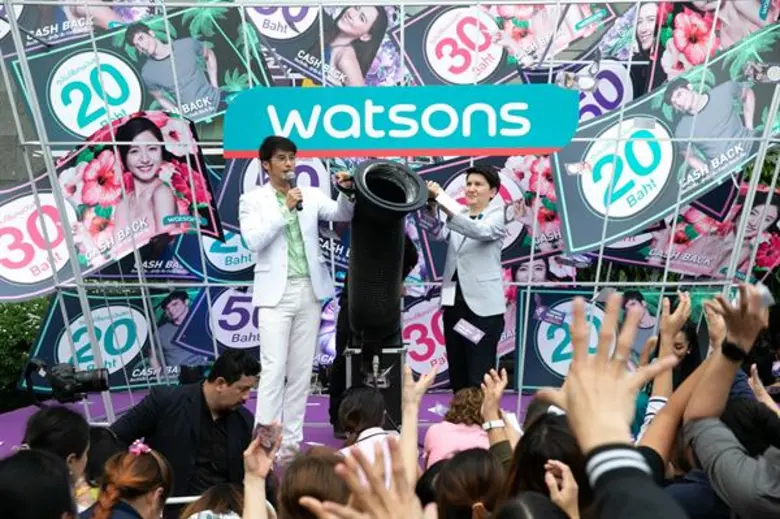 บอย ปกรณ์ สายเปย์ ทุ่มแจกคูปองแคชแบ็ค หยอดมุกเรียกเสียงฮาในงาน Watsons Cash Back ช้อปสะใจ...ได้เงินคืน