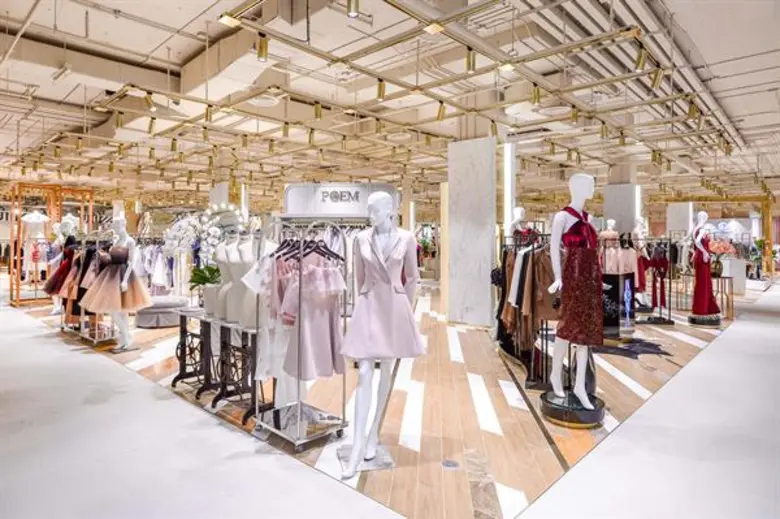 ฉลองเปิดโซน THAITHAI สาขาใหม่ที่ห้างเซนอย่างเป็นทางการแบรนด์ไทยดีไซเนอร์ ลดสูงสุด 20% ที่ห้างเซ็นทรัลชิดลม และเซน