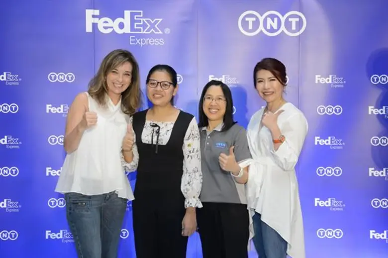 เฟดเอ็กซ์ เอ็กซ์เพรส (FedEx) บริษัทในเครื...