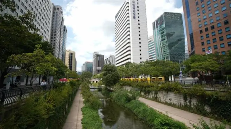 ทีวีไกด์: รายการ "เถื่อน Travel Season2" สำรวจ “สังคมใหม่ที่แตกต่าง” ของคนเกาหลีเหนือในเกาหลีใต้ กับ “สิงห์ วรรณสิงห์”