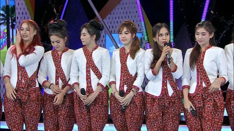 ทีวีไกด์: รายการ “เฮสนั่น ลั่นทุ่ง” ยกเวทีให้กับ ศิลปินเกิร์ลกรุ๊ปแห่งจังหวัดกาฬสินธุ์ วง “แพรวา จีจี้” มาพร้อมเพลงโปรเจคพิเศษ “ก้าวไปพร้อมคุณ