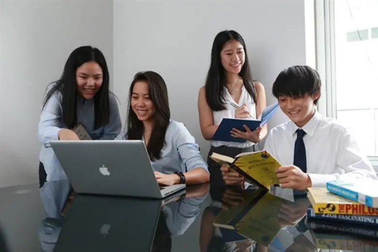 นักเรียน 'โรงเรียนนานาชาติโชรส์เบอรี กรุงเทพ’ ทุบสถิติทำคะแนนสอบ A-LEVEL และ IGCSE สูงกว่าค่าเฉลี่ยของเด็กที่อังกฤษ