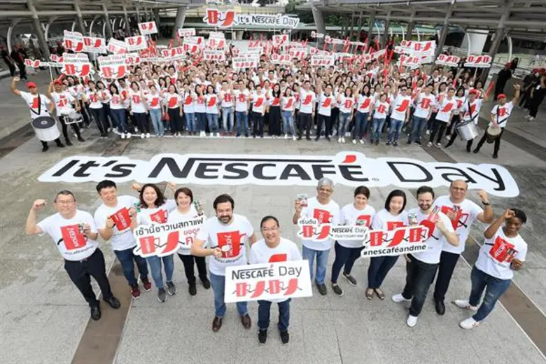 เนสกาแฟมอบความสุขให้คอกาแฟในวันกาแฟสากลด้วยกาแฟ 1 ล้านแก้ว แจกฟรีพร้อมกัน 4 ประเทศพร้อมมอบรายได้จาก “เนสกาแฟ ฮับ แอท บีทีเอส ชิดลม” สนับสนุนทุนการศึกษาบุตรหลานเกษตรกรผู้ปลูกกาแฟ