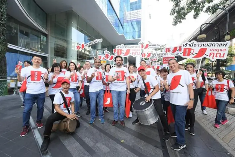 เนสกาแฟมอบความสุขให้คอกาแฟในวันกาแฟสากลด้วยกาแฟ 1 ล้านแก้ว แจกฟรีพร้อมกัน 4 ประเทศพร้อมมอบรายได้จาก “เนสกาแฟ ฮับ แอท บีทีเอส ชิดลม” สนับสนุนทุนการศึกษาบุตรหลานเกษตรกรผู้ปลูกกาแฟ