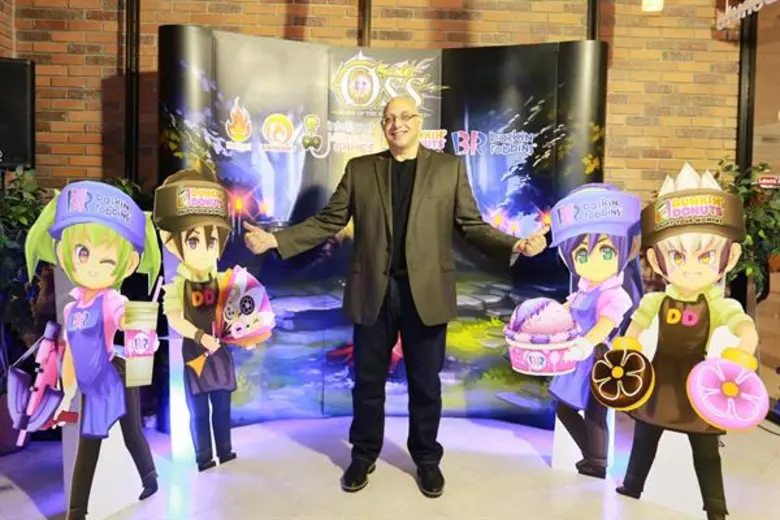 ดังกิ้น โดนัทและบาสกิ้น ร็อบบิ้นส์ ร่วมกั...