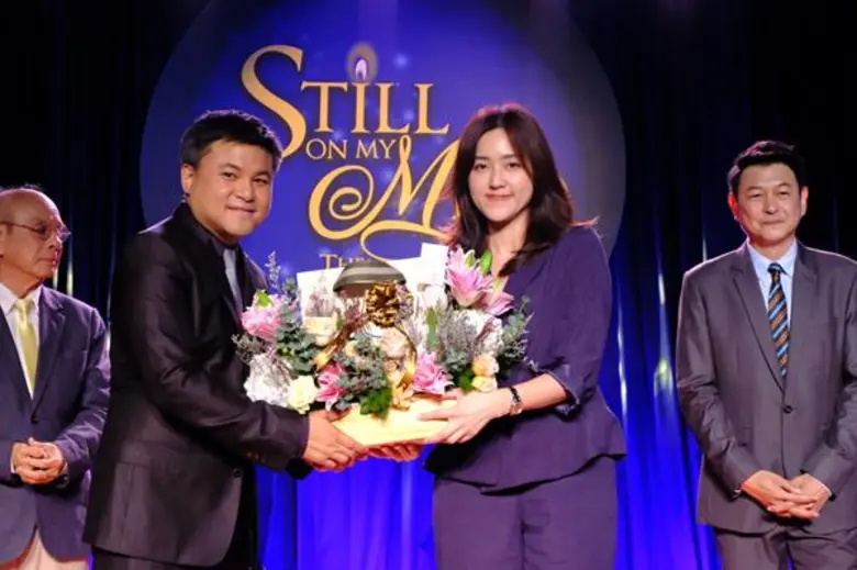 นางสาววีรอนงค์ วิพัฒนกิจเจริญ ผู้ช่วยผู้อ...