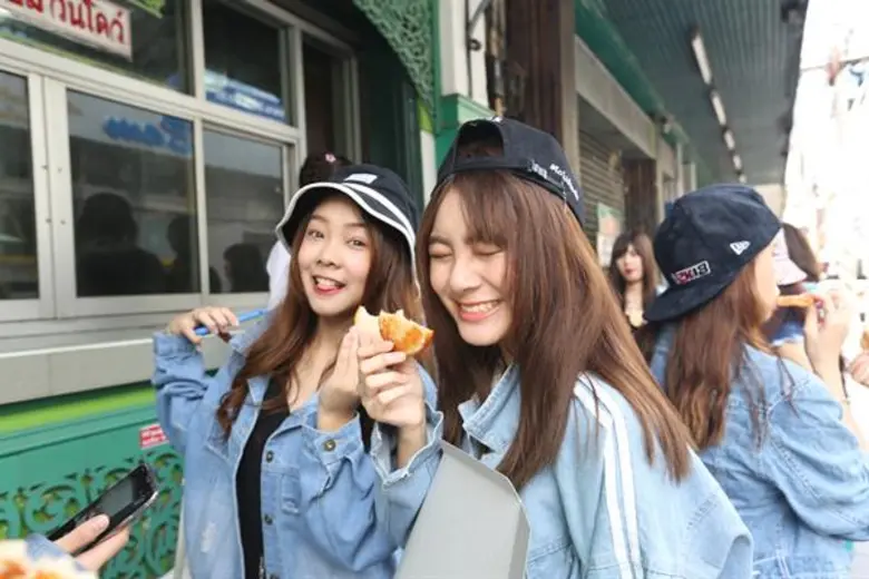 13 สาว “SWEAT 16!” ตะลุยทำบุญ ตะลุยชิม เมืองโคราช