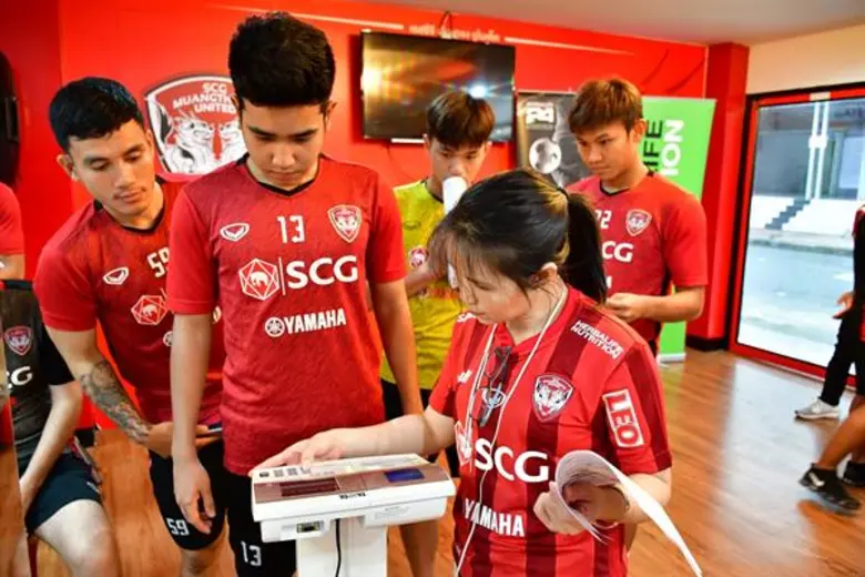 เฮอร์บาไลฟ์ นิวทริชั่น จัดงานสัมมนา “Athlete Recovery” ให้กับสโมสรฟุตบอลเอสซีจี เมืองทอง ยูไนเต็ด