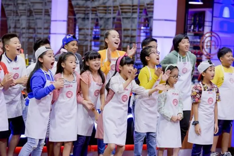 “เชฟป้อม-เชฟเอียน-พี่อิ๊งค์” จัดบททดสอบสุดเข้ม  น้องๆ “มาสเตอร์เชฟ จูเนียร์” เปรยกดดันเปิด “กล่องปริศนา”