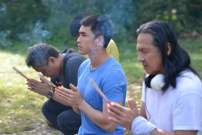 Movie Guide: “ณเดชน์ -ญาญ่า” ขนลุก ปาฏิหาริย์ อิทธิฤทธิ์ “พญานาค” ศรัทธา พา “ฟ้าผ่า-ฟ้าแล่บ” กลางกองภาพยนตร์ “นาคี 2”