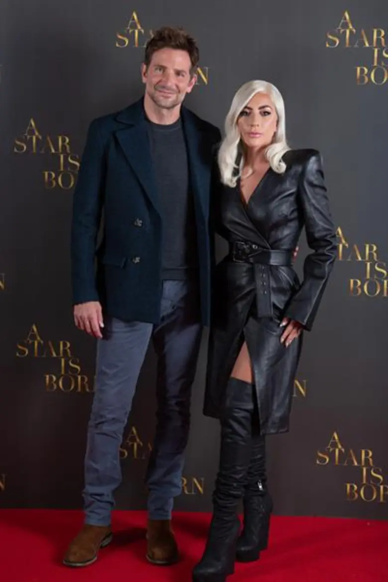 ยังคงเดินทางโปรโมทภาพยนตร์อย่างต่อเนื่อง ...