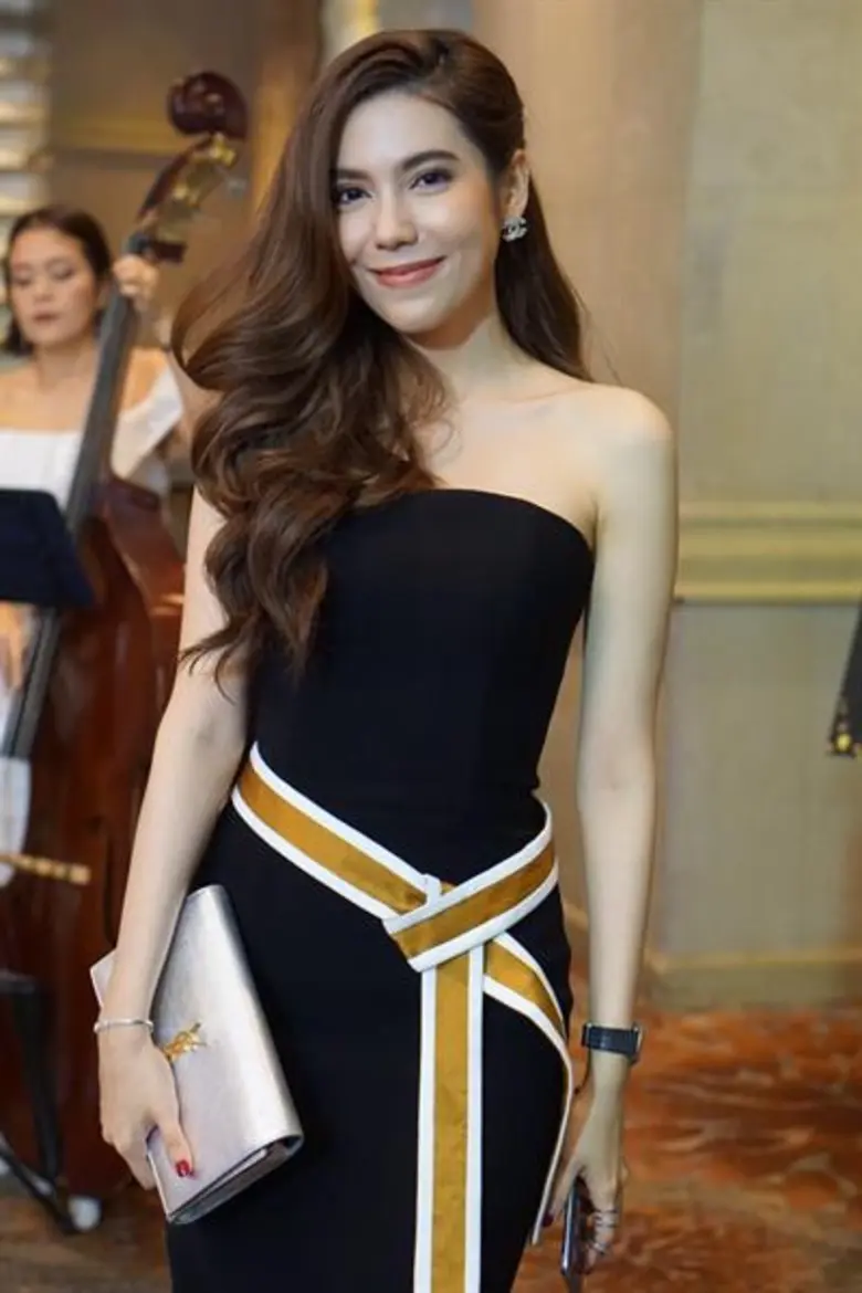 เหล่าดารานักแสดง นางแบบ นางงาม พิธีกร ยูท...