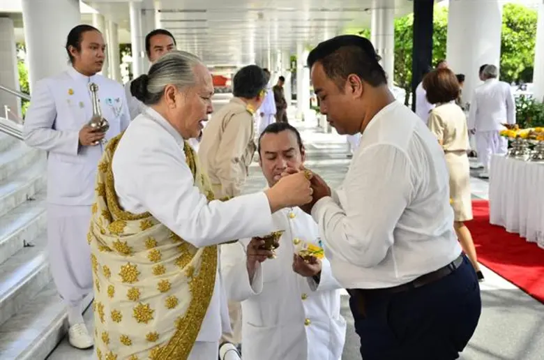 พิธีบวงสรวงการแสดงโขนมูลนิธิส่งเสริมศิลปาชีพฯ ชุด พิเภกสวามิภักดิ์