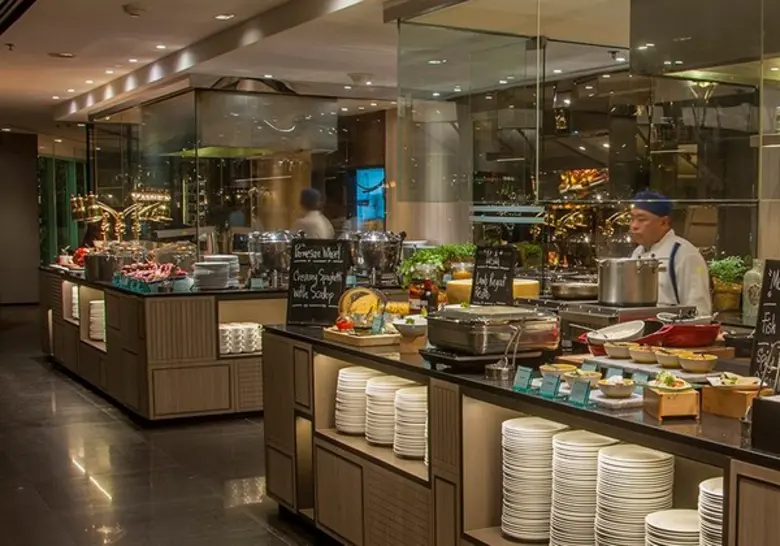 เพลิดเพลินกับธีมบุฟเฟ่ต์นานาชาติมื้อค่ำตล...