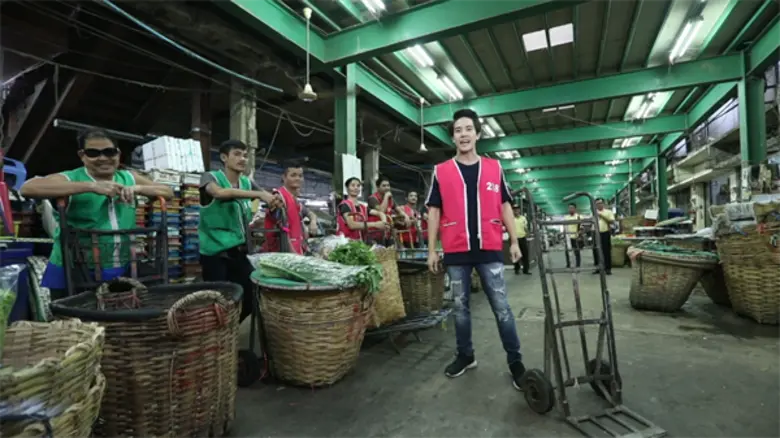 ทีวีไกด์: รายการ "ไทยทึ่ง" “วิคเตอร์” พาไปดูอาชีพน่าทึ่ง ย่านปากคลองตลาด!!! ใน “ไทยทึ่ง” 7 ต.ค.นี้