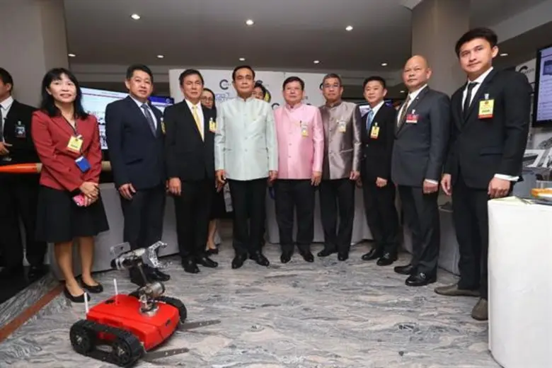 พลเอก ประยุทธ์ จันทร์โอชา (ที่4จากซ้าย) นายกรัฐมนตร...