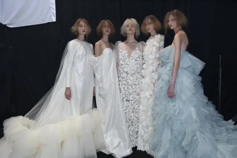 “เมชมิวเซียม อาร์ติซานัล คอลเลกชั่น” คอลเลกชั่นที่เผยเสน่ห์แสนโรแมนติกและเป็นปัจเจกของชุดเจ้าสาว ในงาน “เดอะ ป๊อป กูตูร์ คลับ”