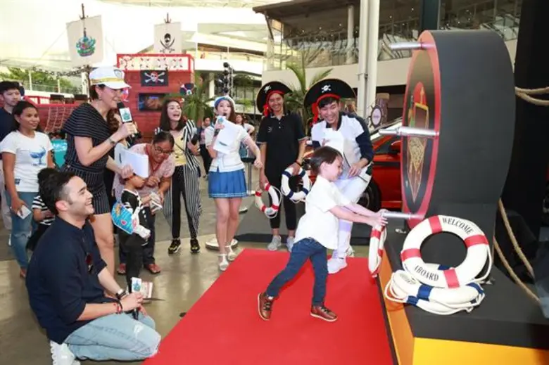 ลุงกัน-สิทธิโชค เปล่งพานิช ควง หลานเรย์-ศิรวิชญ์ เปล่งพานิช ชวนครอบครัวเซเลบชื่อดังบุกตะลุยความสนุกในงาน “Major Cineplex presents Pirate Kingdom ผจญภัยเกาะมหาสมบัติ” 5-7 ตุลาคม 2561 ณ ลานเมกาพลาซ่า ศูนย์การค้าเมกาบางนา