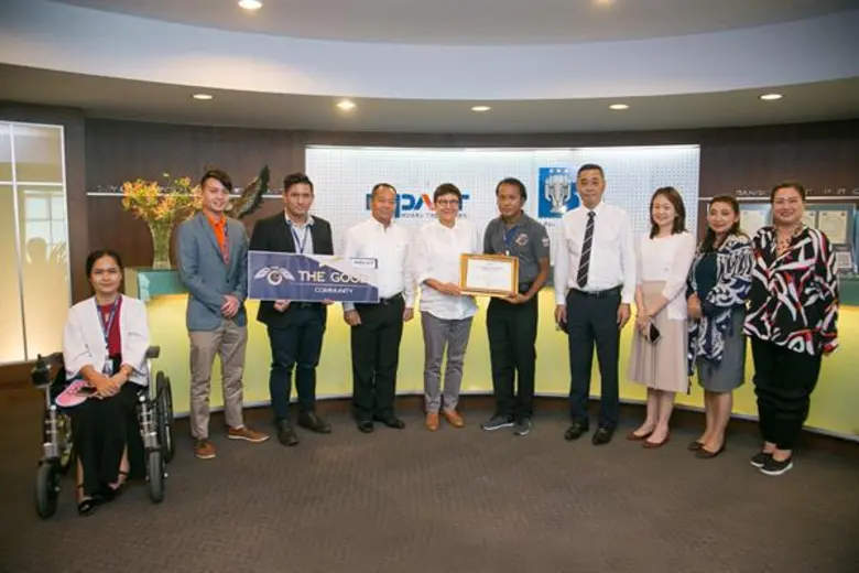 คุณกุลวดี จินตวร (ที่ 5 จากซ้าย) ผู้อำนวย...