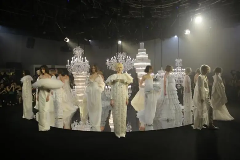 สุดอลังการอย่างมีระดับ กับ “เดอะ ป๊อป กูตูร์ คลับ” แฟชั่นโชว์กูตูร์ระดับโลกครั้งแรกของไทย