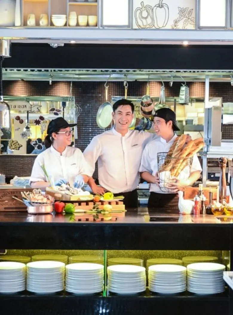 ทุกมื้อค่ำวันศุกร์ละเสาร์ ห้ามพลาดกับบุฟเ...