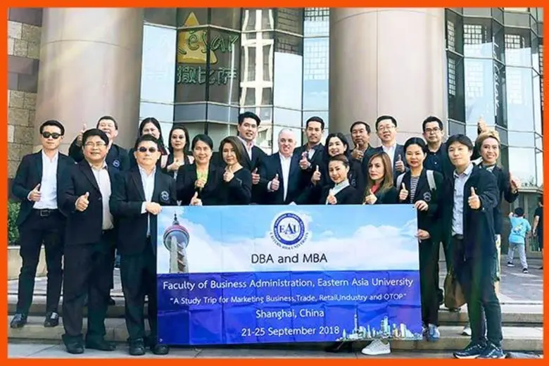 นายรัฐโรจน์ ภูริหิรัญพิพัฒ กรรมการผู้จัดก...