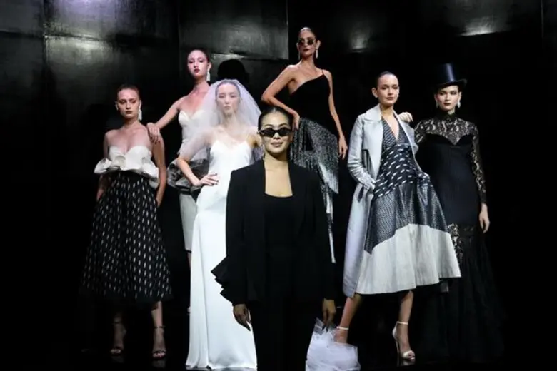 “วทานิกา กูตูร์ คอลเลกชั่น” เปิดรันเวย์ฮอต โชว์แฟชั่นสุดเปรี้ยวระดับลักชัวรี่ ในงาน “เดอะ ป๊อป กูตูร์ คลับ”