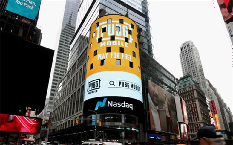 PUBG MOBILE เซอร์ไพรส์ !!! ทิ้งกล่องปริศนากลางกรุงนิวยอร์ค ไทม์สแควร์