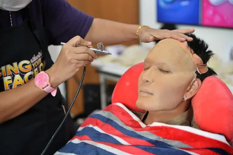 เอ วราวุธ นำทีม 12 ศิลปินเปิดเวที “เปลี่ยนหน้า…ท้าโชว์ฯ ซีซั่น 4” จัดเต็มเพื่อเงินรางวัล 1 ล้านบาทเพื่อ “มูลนิธิสายใจไทยในพระบรมราชูปถัมภ์”