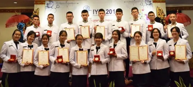 นายขุนทอง คล้ายทอง ครูหัวหน้าโครงการประกว...