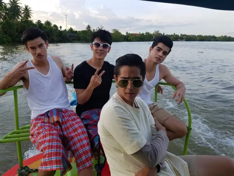 คอสตูมสุดแซบ เอาใจแม่ค้าที่ตลาดแม่กลอง งา...