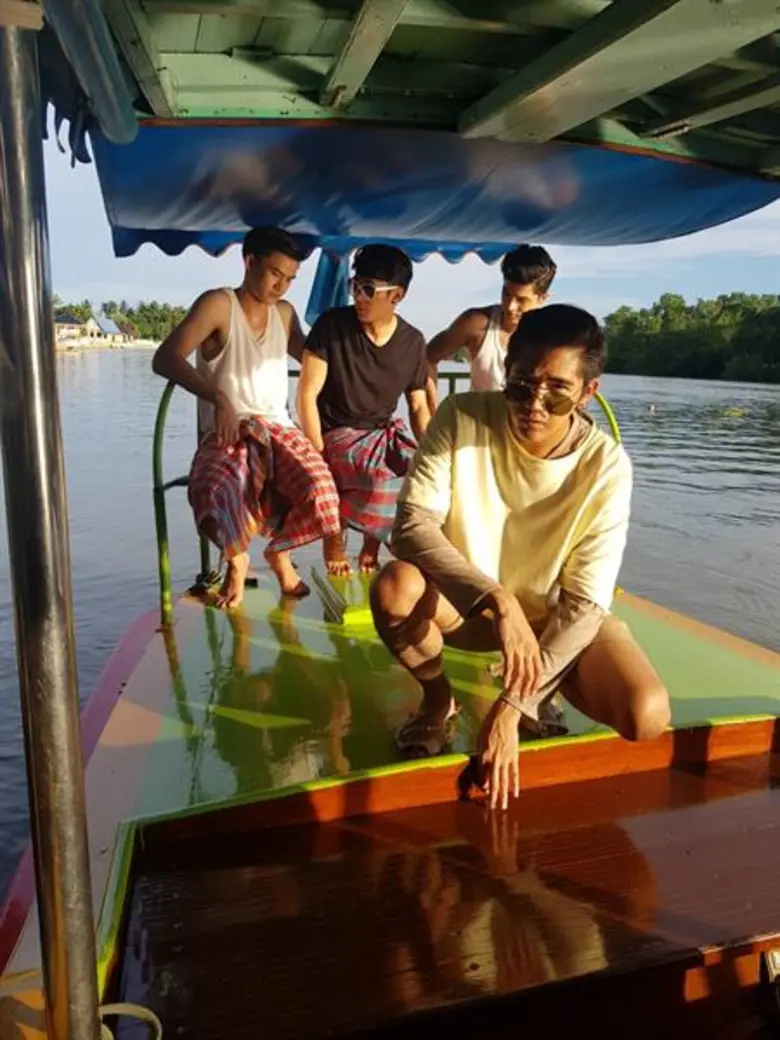 ทีวีไกด์: รายการ "บานาน่า ซ่าส์ซี้ด" หนุ่มบานาน่าโกยแน่บ ไม่คิดชีวิต!!! เมื่อเยือนตลาดร่มหุบ