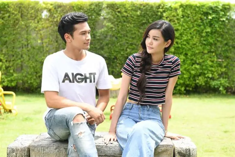 หลังจากที่ปล่อยซิงเกิ้ลเพลง "Pastel" ให้แ...