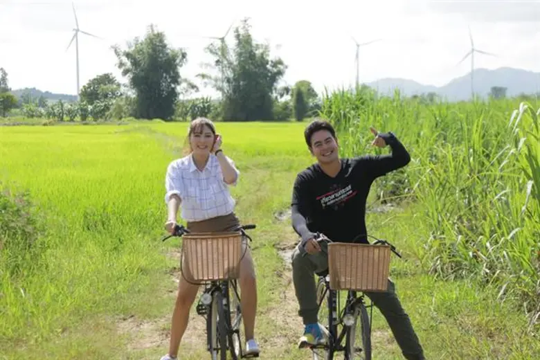 ทีวีไกด์: รายการ "สมุดโคจร On The Way" "จ๊อบ - มิว" ชวนเบิ่ง 7 สิ่งมหัศจรรย์ลำตะคองผจญภัยสู่แสงสว่างที่ไม่มีวันดับ